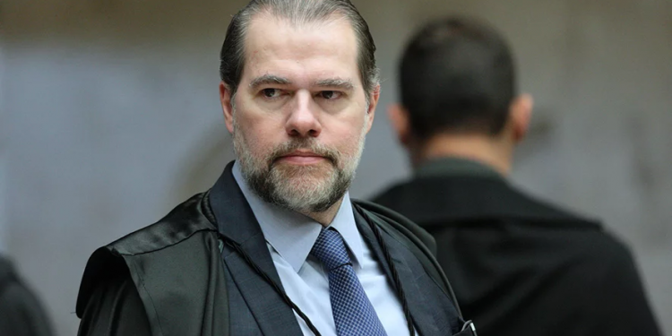 Dias Toffoli derruba decisão que mandou soltar presos condenados em 2ª instância
