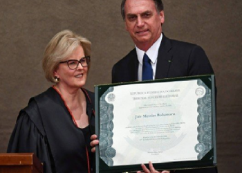 Prometo governar para todos, sem distinção de origem, raça, sexo, cor ou religião, disse Bolsonaro