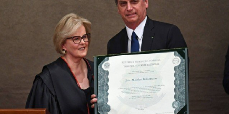 Prometo governar para todos, sem distinção de origem, raça, sexo, cor ou religião, disse Bolsonaro