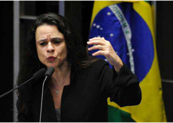 Janaina Paschoal critica decisão do STF que beneficia filho de Bolsonaro