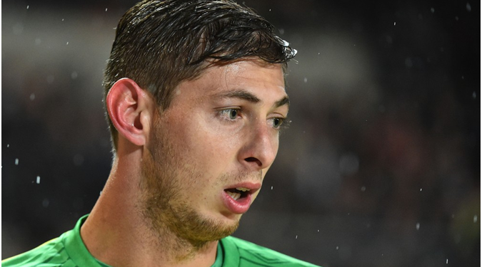 Avião desaparece com jogador Argentino Emiliano Sala próximo ao Canal da Mancha