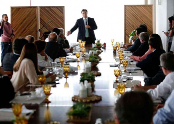 Reforma da Previdência: Governo e oposição montam estratégias a favor e contra