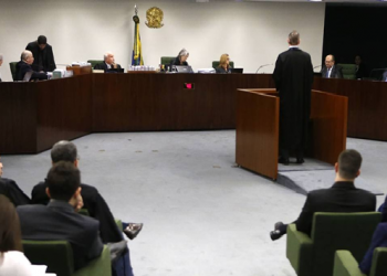 Segunda Turma do STF decide manter Lula preso enquanto não analisar suspeição de Moro