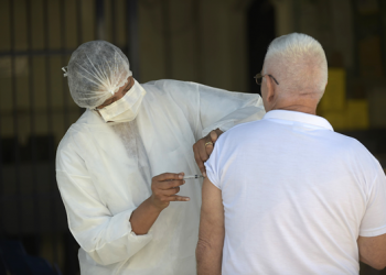 Guarulhos retoma vacinação contra a gripe com sistema drive thru no Bosque Maia nesta quarta-feira