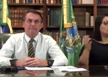 Bolsonaro diz que Mandetta não tem ‘humildade’, mas afirma que não demitiria ministro na ‘guerra’