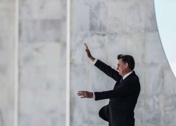 Centrão amplia ‘fatura’ para barrar pedidos de impeachment de Bolsonaro