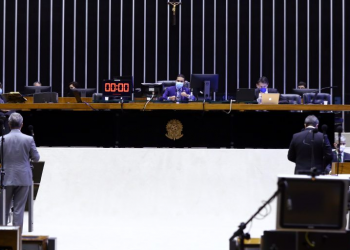 Câmara aprova o adiamento das eleições 2020 para 15 e 29 novembro