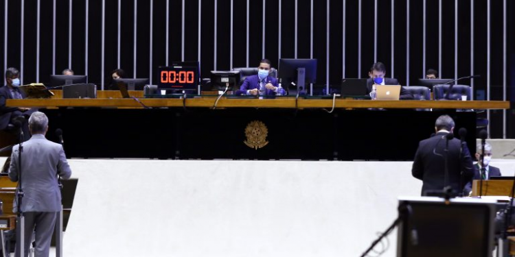 Polícia cumpre mandados de busca na secretaria estadual da Saúde e na Câmara de SP em investigação sobre suposto desvio de verbas