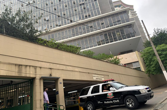 Polícia cumpre mandados de busca na secretaria estadual da Saúde e na Câmara de SP em investigação sobre suposto desvio de verbas