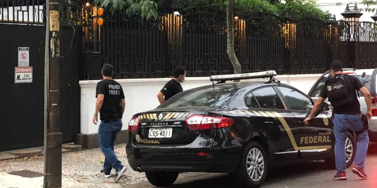 Policia Federal faz busca e apreensão na manhã dessa quarta-feira (9) no Rio de Janeiro