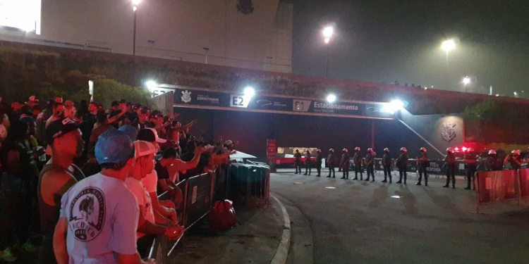 Palmeiras vence o Corinthians Neo Química Arena por 2 a 0 e segui invicto no brasileirão