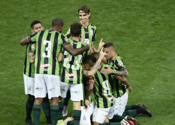 América-MG vence o Corinthians por 1 a 0 e larga na frente por vaga nas quartas