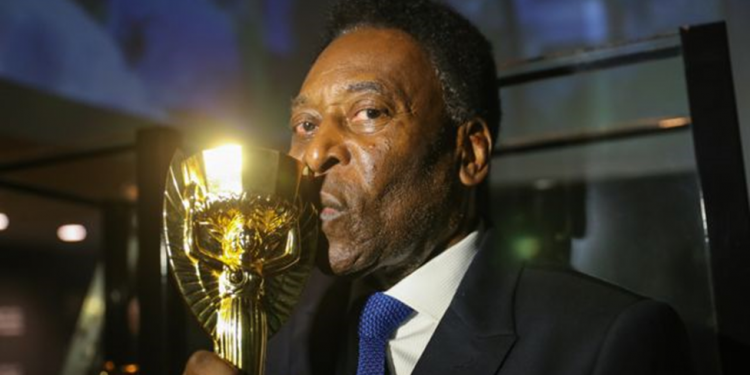 Pelé 80 anos: o jogo que deu ao craque o título de ‘rei’ em crônica de Nelson Rodrigues