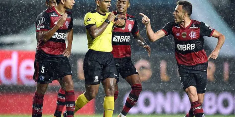 Com ótima atuação de Soteldo e Marinho, Santos derrotou LDU por 2 a 1 em Quito, já o Flamengo empatou com o Racing por 1 a 1, nesta terça-feira, em Avellaneda