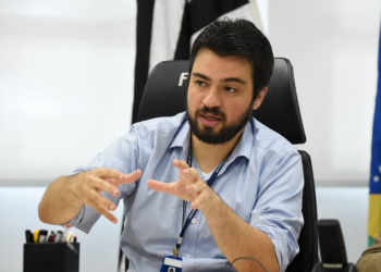 Em Guarulhos SP 99,55% urnas apuradas e 45,65% dos votos validos o atual prefeito Guti larga na frente