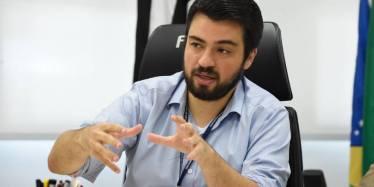 Em Guarulhos SP 99,55% urnas apuradas e 45,65% dos votos validos o atual prefeito Guti larga na frente