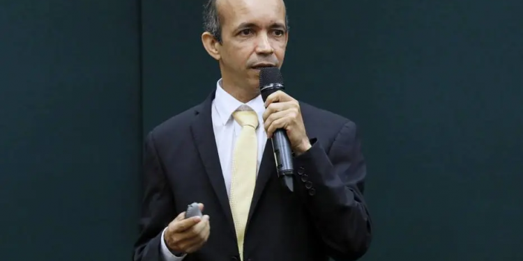 Suspenso por assédio sexual, presidente da Confederação Brasileira de Handebol renuncia