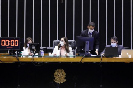 Bancada feminina comemora aprovação de nove projetos prioritários nesta quinta-feira