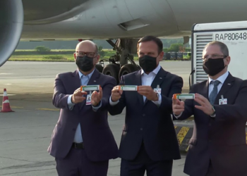 Chegou na manhã dessa quinta-feira (3) em Guarulhos, 600 litros de insumos para fabricação da vacina CoronaVac chega a São Paulo