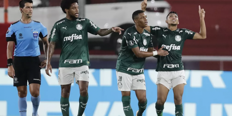 Com vitória maiúscula Palmeiras vence River Plate na Argentina por 3 a 0 e fica muito perto da final da Libertadores