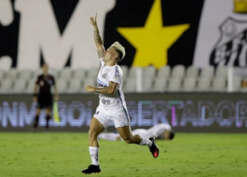Com gols de Pituca, Soteldo e Lucas Braga, Santos vence por 3 a 0 o Boca Juniors e garante final brasileira na Libertadores com o Palmeiras