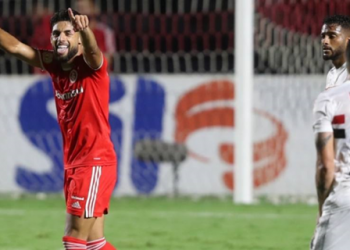 São Paulo perde a liderança de forma humilhante ao ser goleado por 5 a 1 pelo Inter