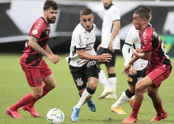 Corinthians e Athletico-PR empatam em 3 a 3 pelo Brasileirão