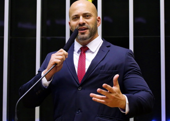 Câmara realiza sessão nesta sexta-feira para decidir sobre prisão do deputado Daniel Silveira