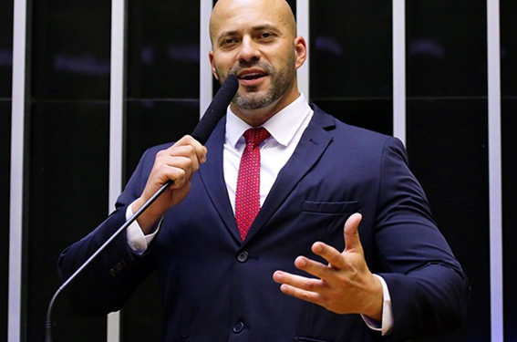 Câmara realiza sessão nesta sexta-feira para decidir sobre prisão do deputado Daniel Silveira