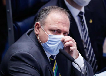 Pazuello se reúne com governadores na 4ª para discutir entrega de vacinas