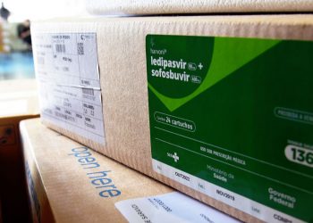 Brasil recebe 2,3 milhões de kits de intubação vindos da China