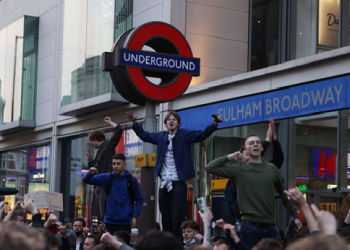 Superliga europeia desmorona com saída de clubes ingleses