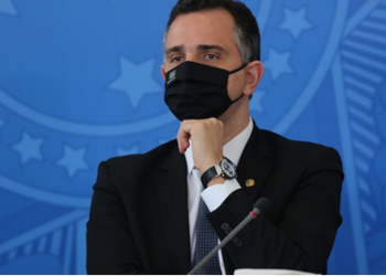 Pacheco lê requerimento e CPI da covid-19 dá primeiro passo no Senado