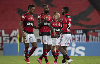 Na despedida de Gerson, Flamengo bate Fortaleza no Maracanã