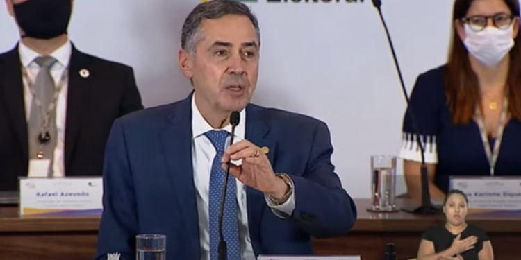 Relator cobra técnicos do TSE e deputados divergem sobre voto impresso