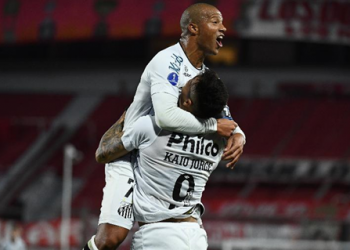 Santos empata com Independiente e avança às quartas da Sul-Americana