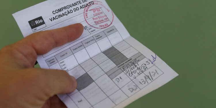 Agência Brasil explica: como acessar 2ª via do comprovante de vacina