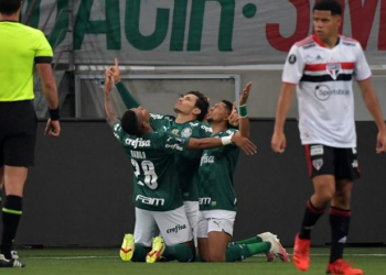 Palmeiras vence o São Paulo, encerra tabu e está na semifinal da Libertadores