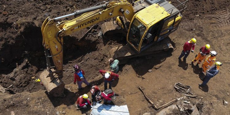 Com mais uma vítima identificada, restam 9 desaparecidos em Brumadinho
