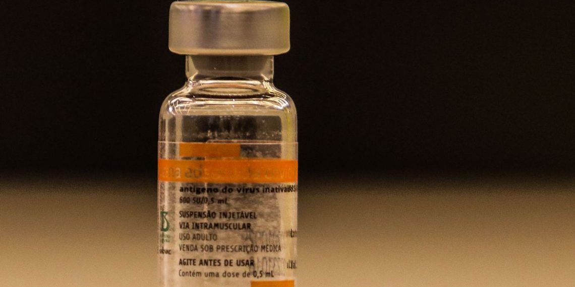 Rio suspende aplicação da CoronaVac por falta de vacinas