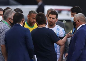 Anvisa paralisa jogo entre Brasil e Argentina; partida é encerrada