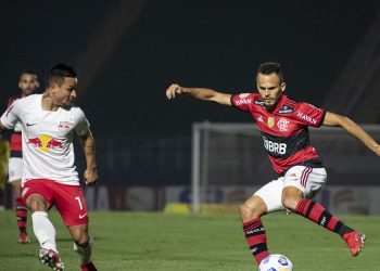 Flamengo fica no empate em 1 a 1 com o Bragantino no Brasileiro