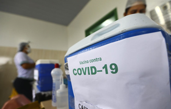 Brasil registra menor média móvel de mortes desde o início da pandemia