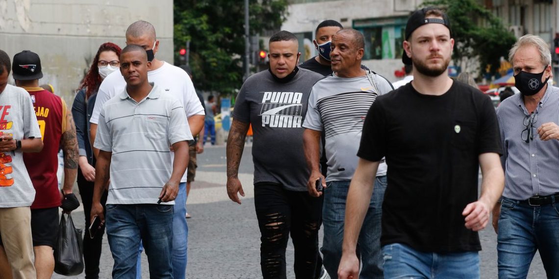 Covid-19: Brasil tem 21,8 milhões de casos e mais de 608 mil mortes