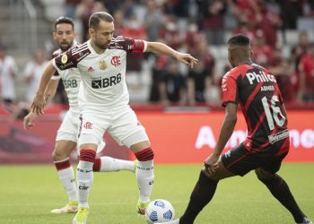 Brasileiro: Athletico-PR arranca empate com Flamengo na arena da Baixada