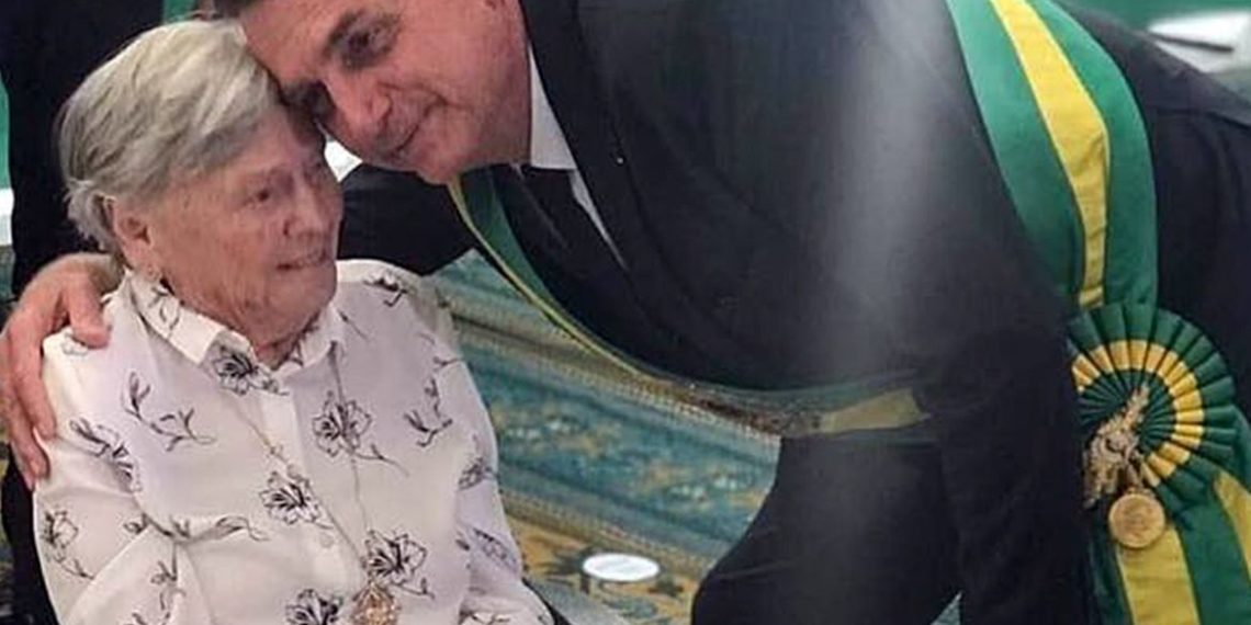 Mãe do presidente Jair Bolsonaro morre aos 94 anos