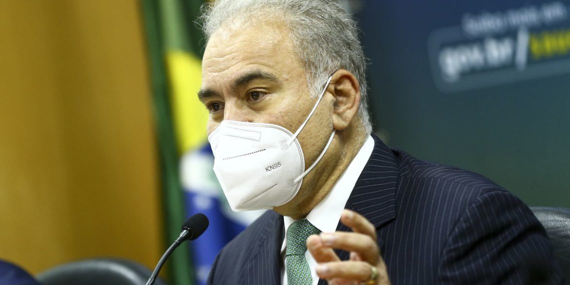 Governo reduz para 7 dias isolamento de pacientes com covid-19