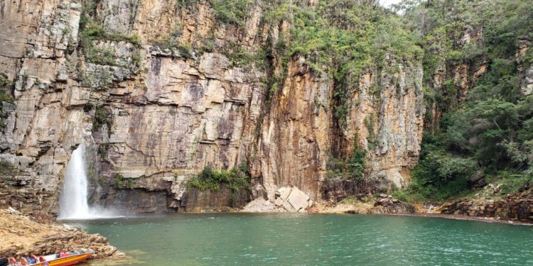 Capitólio: polícia identifica décima vítima da queda de paredão