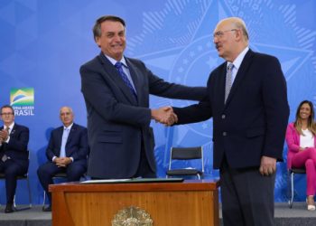 Presidente oficializa reajuste de 33,23% para professores