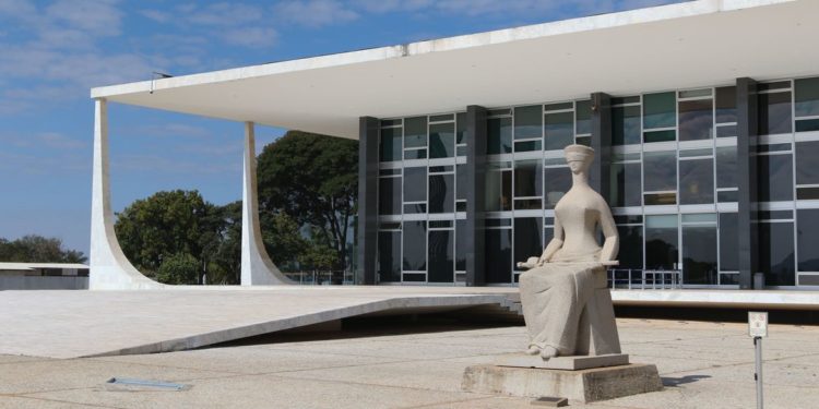 Supremo e TSE retomam sessões após recesso